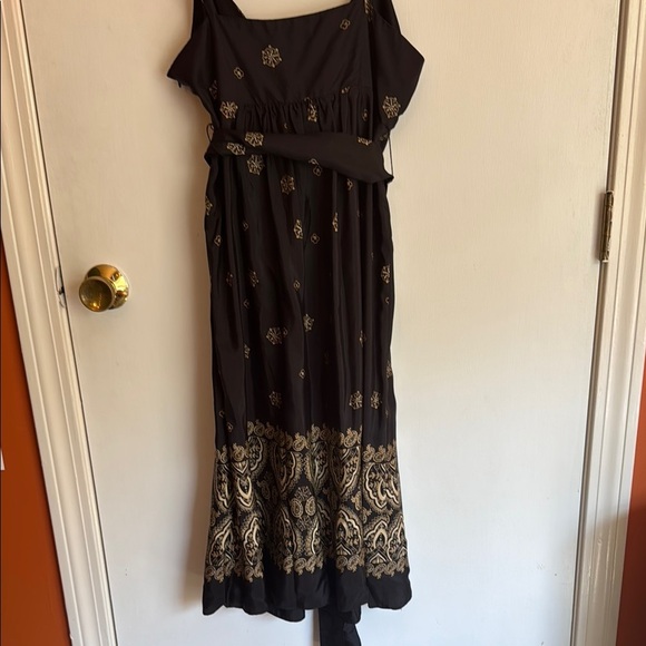 Banana Republic Black and Tan Asymmetrical Sundress - Picture 5 of 5